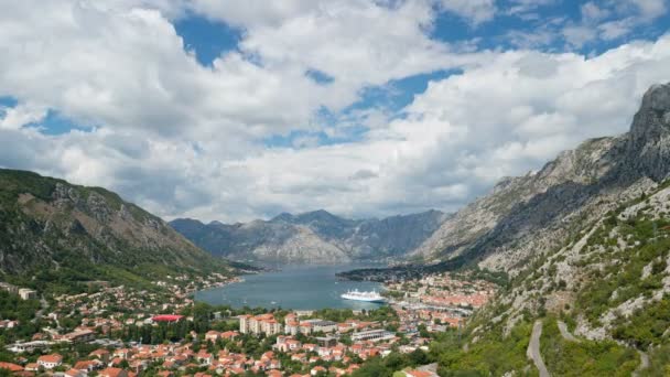 Widok dzień zatoce Kotor w Czarnogórze — Wideo stockowe