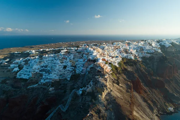 Vista Aérea Volando Sobre Ciudad Oia Santorini Grecia Temprano Mañana — Foto de Stock