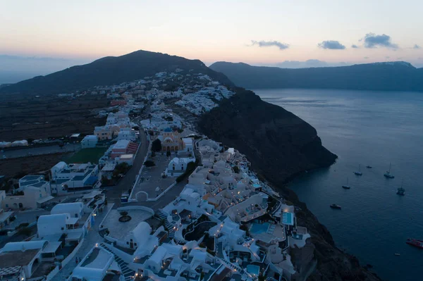 Vista aérea de la ciudad de Oia en Santorini Grecia — Foto de Stock