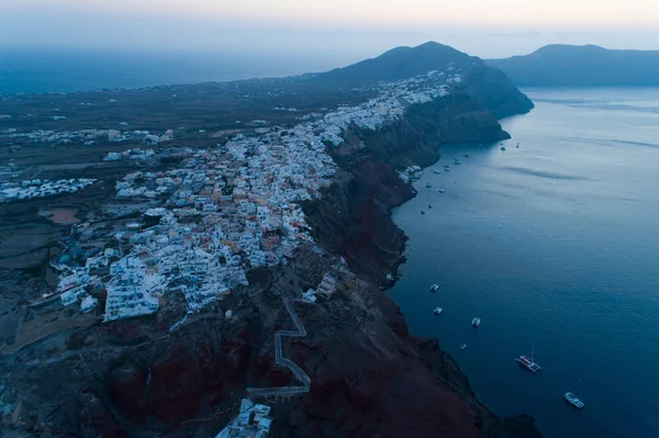 Vista aérea de la ciudad de Oia en Santorini Grecia — Foto de Stock