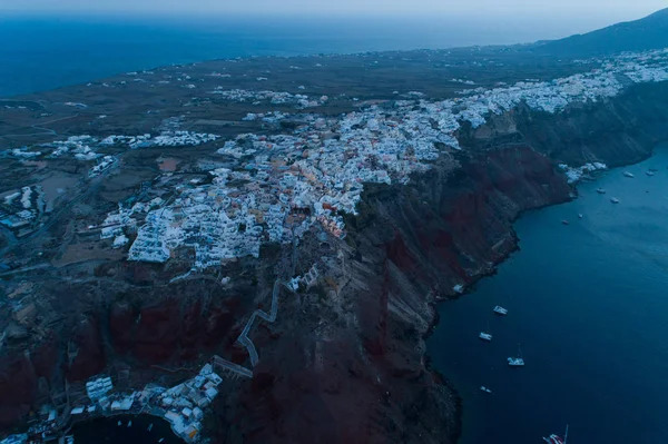 Vista aérea de la ciudad de Oia en Santorini Grecia — Foto de Stock