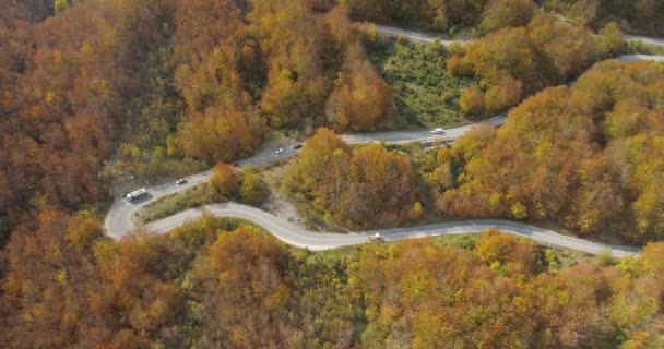 Automne montagne route vue d'en haut — Video