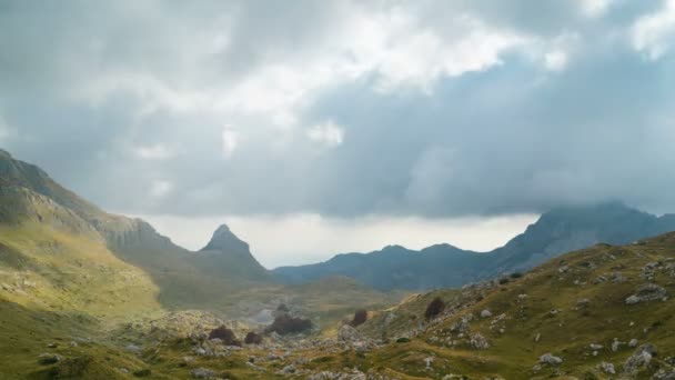 Zeitraffer der Berge innerhalb eines Nationalpark-Durmitors. — Stockvideo