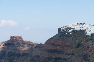 Görüntü Santorini Adası ve Skaros kaya.