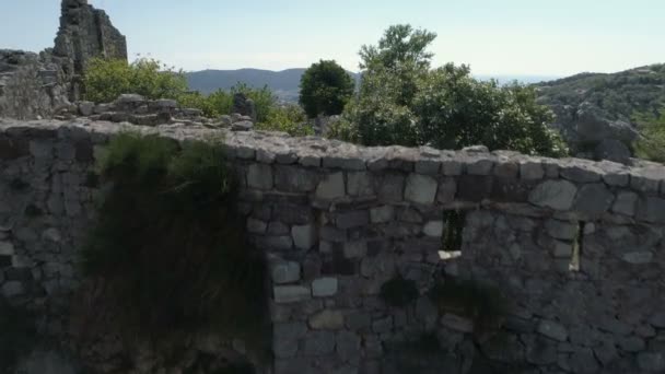 Vista aérea del casco antiguo de Bar ruinas antiguas — Vídeos de Stock