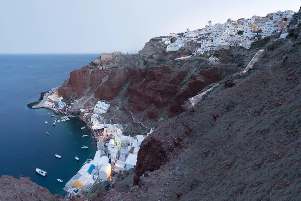 Hora azul de la madrugada en Oia, Santorini . — Foto de Stock