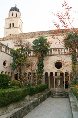 çan kulesinde Dubrovnik manzaralı 13 yüzyıl Franciscan Monastery.