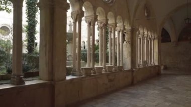 çan kulesinde Dubrovnik manzaralı 13 yüzyıl Franciscan Monastery.