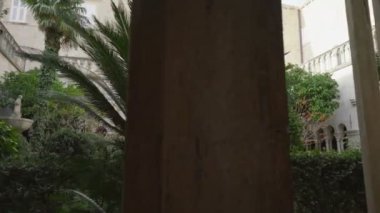 çan kulesinde Dubrovnik manzaralı 13 yüzyıl Franciscan Monastery.