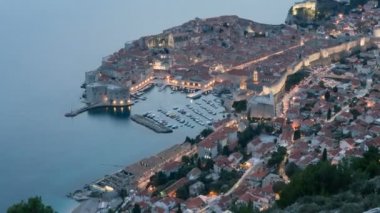 Gün gece hızlandırılmış görüntülerini Dubrovnik'in, Adriyatik Denizi'nde en ünlü turistik yerlerinden biri için