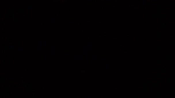 Tmavě hrozné koridor s kmitající lampou — Stock video