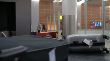 Bagaj bandında bavul