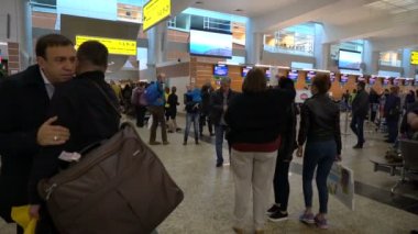 Moskova, Rusya - 23 Eylül 2016: Kayıt masası ve kalkış salonu Sheremetyevo Havaalanı iç hava yolları
