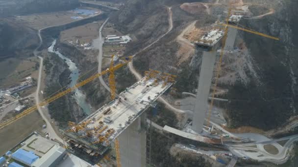 Construction of bridge of a new highway through the Moraca canyon in Montenegro — Stock Video