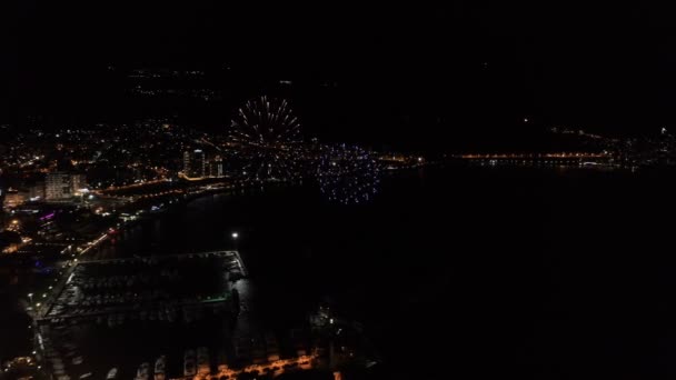 Fête du Nouvel An dans la vieille ville de Budva 