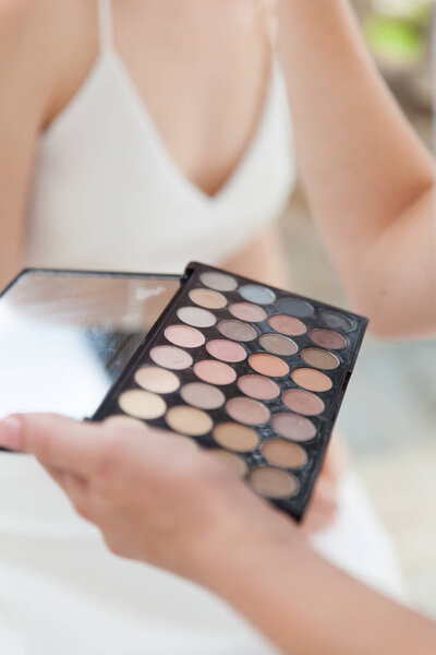 Комплект декоративной косметики для невесты
