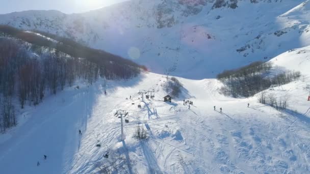 Pistas nevadas de Savin Kuk estância de esqui em Montenegro — Vídeo de Stock