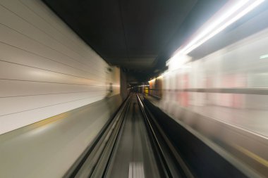 kabin metro operatörüuzun pozlama görünümü