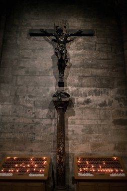 Paris, Fransa - 2 Nisan 2019: Notre Dame de Paris'in İçişleri.