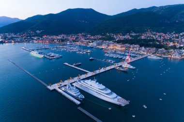 Tivat'ta Porto Karadağ'ın havadan görünümü
