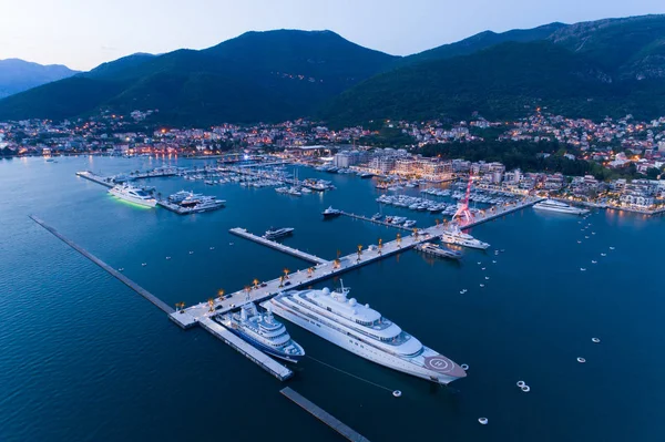 Tivat'ta Porto Karadağ'ın havadan görünümü