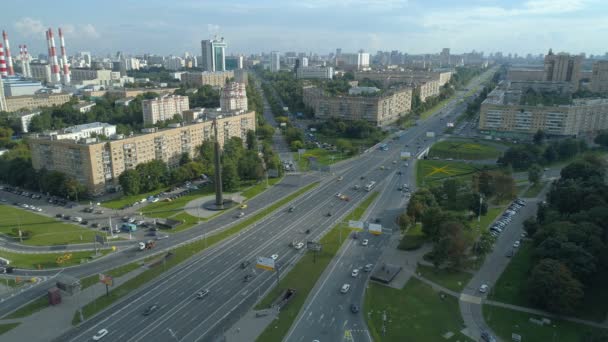 Aerial view of Gagarin Square on a sunny summer day in Moscow — Stock Video