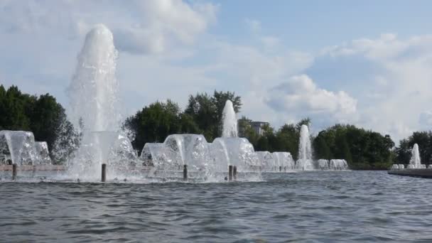 Mosca Parco della Vittoria fontane giorno — Video Stock