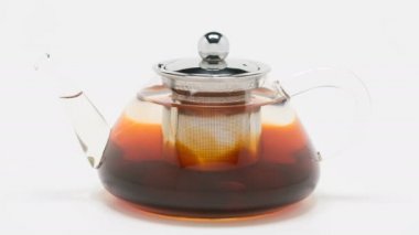 siyah çay bir çaydanlık demlenir
