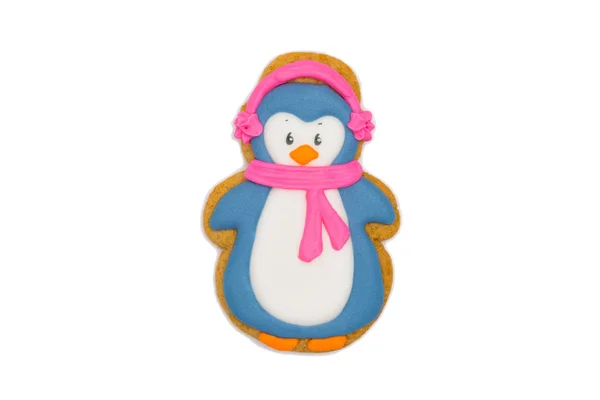 Biscoito de gengibre pinguim engraçado com um cachecol em torno de seu pescoço — Fotografia de Stock