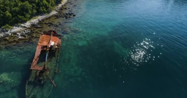 ルスティカ半島近くの沈没船 — ストック動画