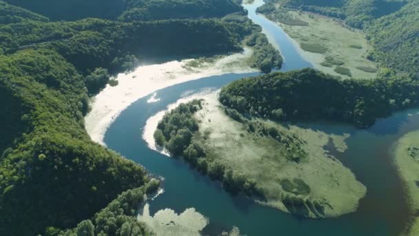 Schlucht des Flusses Crnojevica, Montenegro. — Stockvideo