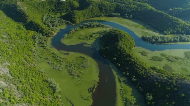 몬테네그로의 그 르노 예비치 강 협곡. — 비디오