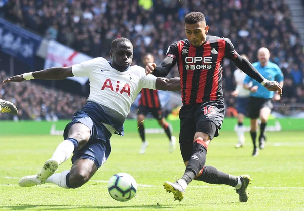 Londres Inglaterra Abril 2019 Moussa Sissoko Tottenham Karlan Grant Huddersfield — Foto de Stock