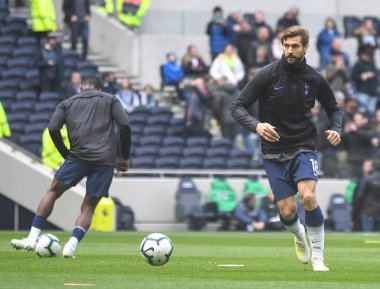 Tottenham 'dan Fernando Llorente Tottenham Hotspur ve Huddersfield Twon arasında oynanan 2018 / 19 Premier Lig maçı öncesinde Tottenham Hotspur' da çekilmiştir..