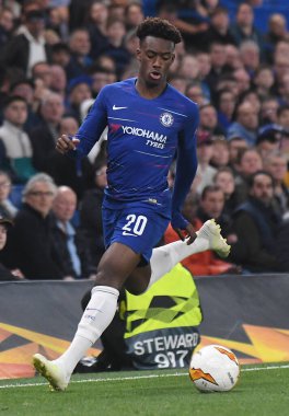 LONDON, ENGLAND - 18 Nisan 2019: Chelsea 'li Callum Hudson-Odoi, Stamford Bridge' deki Chelsea FC (İngiltere) ve SK Slavia Praha (Çek Cumhuriyeti) arasında oynanan 2018 / 19 UEFA Avrupa Ligi çeyrek final maçının ikinci ayağı sırasında çekilmiştir..