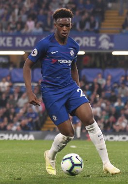 LONDON, ENGLAND - 22 Nisan 2019: Chelsea 'li Callum Hudson-Odoi, Chelsea FC ile Burnley FC arasında Stamford Bridge' de oynanan 2018 / 19 Premier Lig maçı sırasında çekilmiştir.