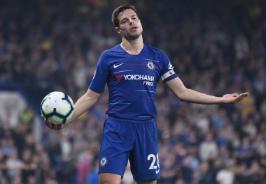 LONDON, ENGLAND - 22 Nisan 2019: Chelsea 'li Cesar Azpilicueta, Chelsea FC ile Burnley FC arasında Stamford Bridge' de oynanan 2018 / 19 Premier Lig maçı sırasında çekilmiştir.