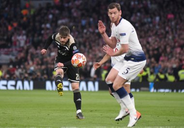 LONDON, ENGLAND - APRIL 30, 2019: Ajax 'tan Lasse Schone Tottenham Hotspur (İngiltere) ve AFC Ajax (Hollanda) arasında oynanan 2018 / 19 UEFA Şampiyonlar Ligi yarı final maçında çekildi..