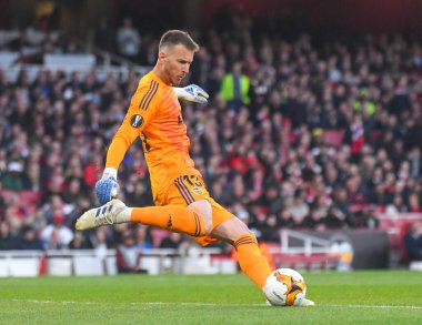 LONDON, ENGLAND - 2 Mayıs 2019: Valencia 'dan Norberto Murara Neto, Avrupa Ligi' nin 2018 / 19 Avrupa Ligi yarı final karşılaşmasında Arsenal FC (İngiltere) ve Valencia CF (İspanya) arasında Emirates Stadyumu 'nda çekilmiştir..