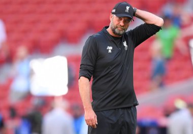 MADRID, SPAIN - 31 Mayıs 2019: Liverpool teknik direktörü Jurgen Klopp, Wanda Metropolitano 'daki Tottenham Hotspur (İngiltere) ile Liverpool FC (İngiltere) arasındaki 2018 / 19 UEFA Şampiyonlar Ligi Finali' nden bir gün önce düzenlenen bir eğitim oturumunda görüntülendi..