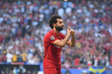 MADRID, İspanya - 1 Haziran 2019: Liverpool 'lu Muhammed Salah, Wanda Metropolitano' daki Tottenham Hotspur (İngiltere) ile Liverpool FC (İngiltere) arasındaki 2018 / 19 UEFA Şampiyonlar Ligi Finali 'nde attığı golü kutluyor..