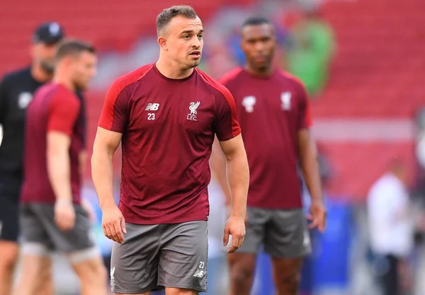 MADRID, SPAIN - 31 Mayıs 2019: Liverpool 'lu Xherdan Shaqiri, Wanda Metropolitano' daki Tottenham Hotspur (İngiltere) ile Liverpool FC (İngiltere) arasındaki 2018 / 19 UEFA Şampiyonlar Ligi Finali 'nden bir gün önce düzenlenen eğitim oturumunda resmedildi..