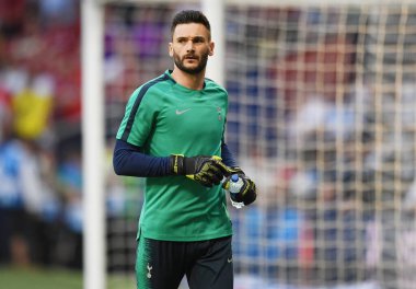 MADRID, İspanya - 1 Haziran 2019: Tottenham 'dan Hugo Lloris, Wanda Metropolitano' daki Tottenham Hotspur (İngiltere) ile Liverpool FC (İngiltere) arasındaki 2018 / 19 UEFA Şampiyonlar Ligi Finali öncesinde çekilmiştir..