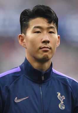 MADRID, İspanya - 1 Haziran 2019: Tottenham 'ın Heung-Min oğlu, Wanda Metropolitano' da Tottenham Hotspur (İngiltere) ile Liverpool FC (İngiltere) arasındaki 2018 / 19 UEFA Şampiyonlar Ligi Finali öncesinde çekilmiştir..