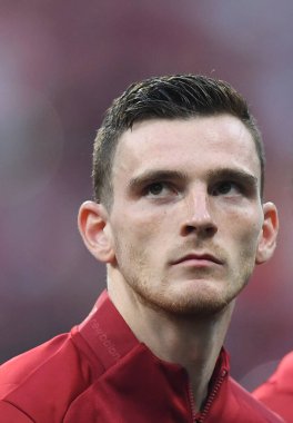 MADRID, İspanya - 1 Haziran 2019: Liverpool 'lu Andy Robertson, Wanda Metropolitano' daki Tottenham Hotspur (İngiltere) ile Liverpool FC (İngiltere) arasındaki 2018 / 19 UEFA Şampiyonlar Ligi Finali öncesinde çekilmiştir..