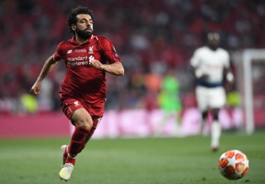 MADRID, İspanya - 1 Haziran 2019: Liverpool 'lu Mohamed Salah, Wanda Metropolitano' daki Tottenham Hotspur (İngiltere) ile Liverpool FC (İngiltere) arasındaki 2018 / 19 UEFA Şampiyonlar Ligi Finali sırasında çekilmiştir..