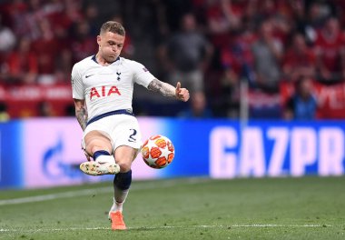 MADRID, SPAIN - 1 Haziran 2019: Tottenham Kieran Trippier, Wanda Metropolitano 'da Tottenham Hotspur (İngiltere) ile Liverpool FC (İngiltere) arasındaki 2018 / 19 UEFA Şampiyonlar Ligi Finali sırasında çekilmiştir..