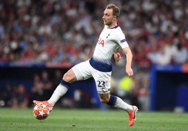 MADRID, İspanya - 1 Haziran 2019: Tottenham 'dan Christian Eriksen, Wanda Metropolitano' da Tottenham Hotspur (İngiltere) ile Liverpool FC (İngiltere) arasında oynanan 2018 / 19 UEFA Şampiyonlar Ligi Finali sırasında çekilmiştir..