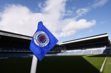 GLASGOW, SCOTLAND - 18 Temmuz 2019: 2019 / 20 UEFA Avrupa Ligi Birinci Eleme Turu öncesinde Ibrox Park 'taki Rangers FC (İskoçya) ve St Joseph' s FC (Cebelitarık) arasında bir köşe bayrağı resmi.