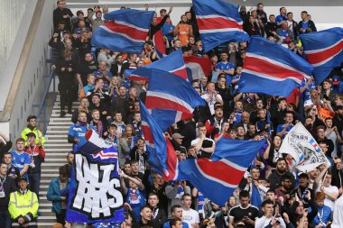 GLASGOW, SCOTLAND - 18 Temmuz 2019: Rangers ultras 2019 / 20 UEFA Avrupa Ligi 'nin Ibrox Park' taki Rangers FC (İskoçya) ve St Joseph 's FC (Cebelitarık) arasındaki ilk ön eleme turunun ikinci ayağı sırasında çekilmiştir..